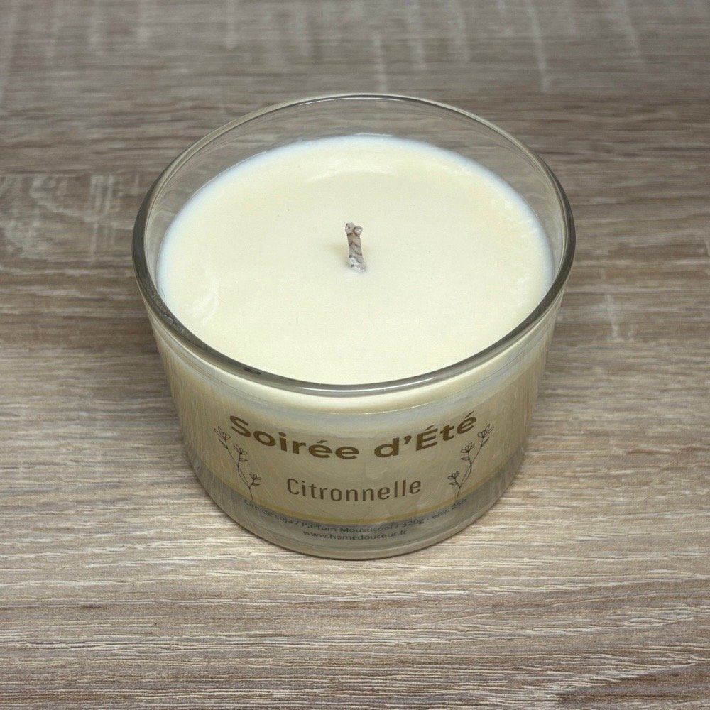 Bougie artisanale jaune clair soirée d'été parfum citronnelle